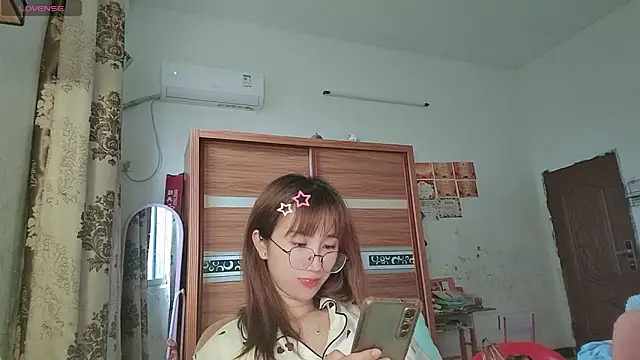 Lili_666 网络视讯表演