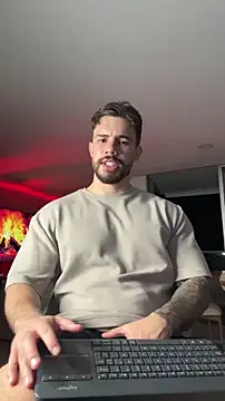 Valenthino_Salvatore's Webcam Show