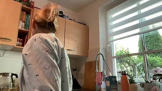 s-te-fan-i's Live XXX Chat