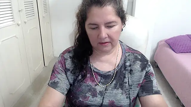 leonela_69 live XXX chat