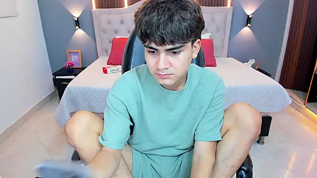 Tommy18__n Live XXX chat