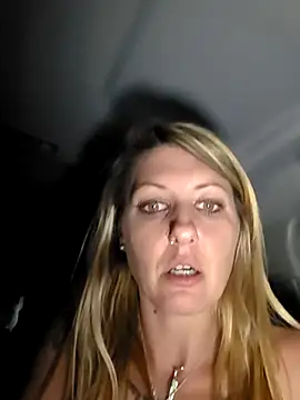 Chat XXX en directo de SheIsSomething