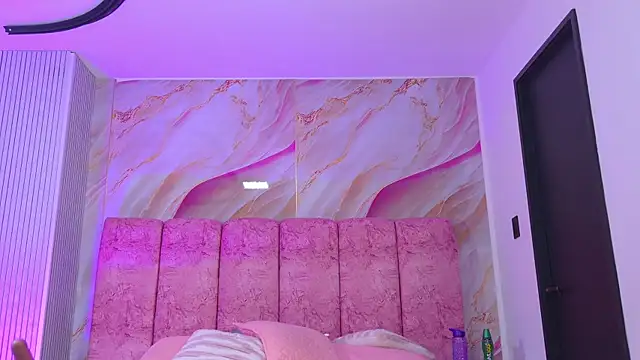 emmacurvy's Live XXX Chat