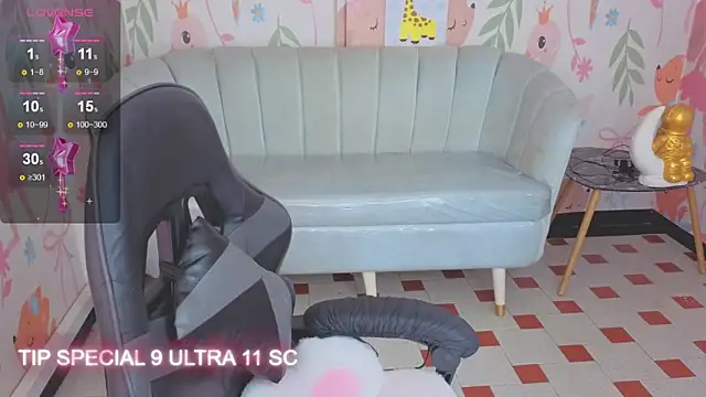 Paris09_v_'s Live XXX Chat