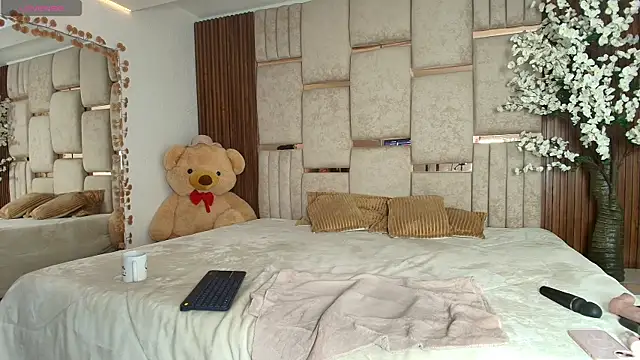 Zoe-_-din's Live XXX Chat