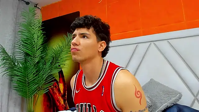 Tobias_Vega Adlı Modelin Web Kamerası Şovu