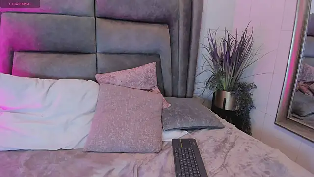 xiomara_cortes' Live XXX Chat