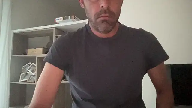 Riccardo86xx: διαδικτυακό σόου στην κάμερα