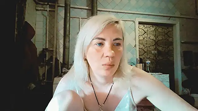 Онлайн чат XXX EmmaCat_