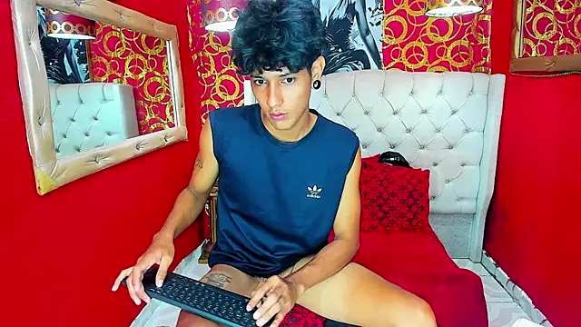 Онлайн чат XXX straightyoungpein