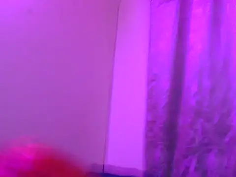 tinny_emiily লাইভ XXX চ্যাট