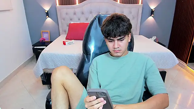 Tommy18__ – Kamerová šou