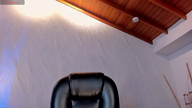 Chat +18 de KayraLanne ao vivo