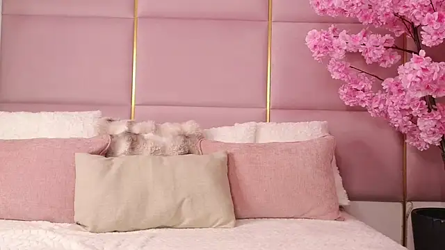 Elliblue: онлайн-секс-чат