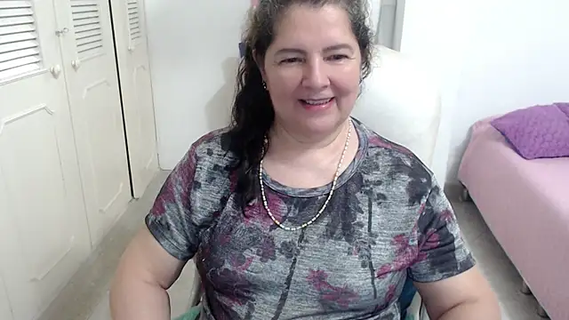 leonela_69のライブXXXチャット