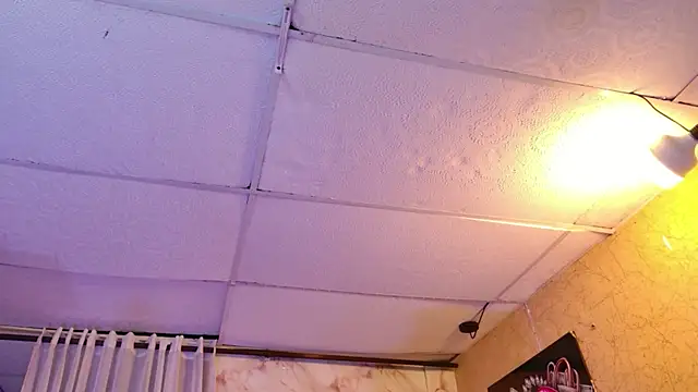 XXX chat uživo modela QueenSallyDesire