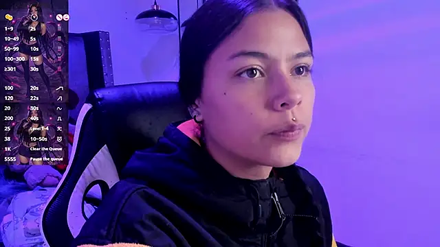 Chat XXX en directo de Kikii_1