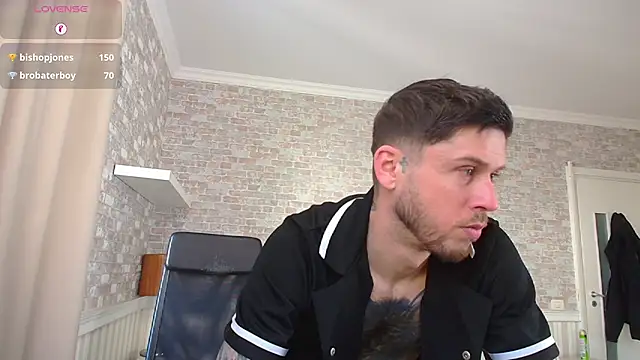 Pokazy przed kamerką – JonahShaw