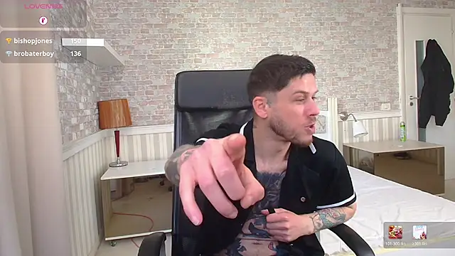 Pokazy przed kamerką – JonahShaw