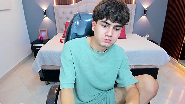 Tommy18__: онлайн-секс-чат