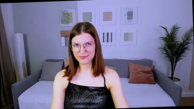 AnnaThorne Adlı Modelin Canlı XXX Sohbeti