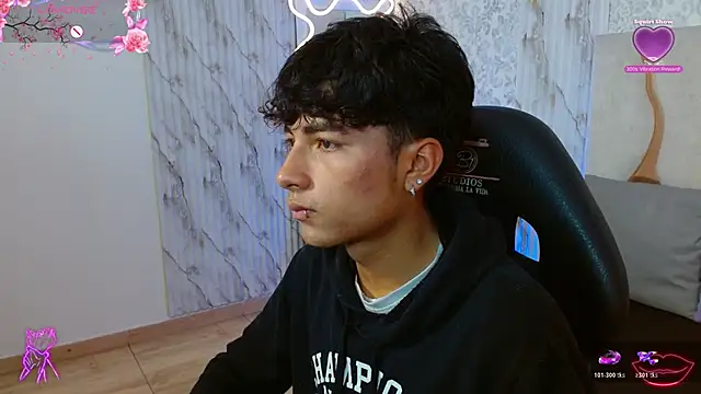 osamu_tay Show in webcam