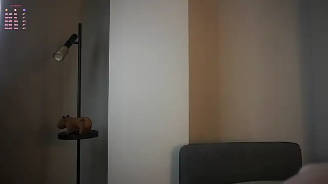 ClarineCasebolt Adlı Modelin Canlı XXX Sohbeti