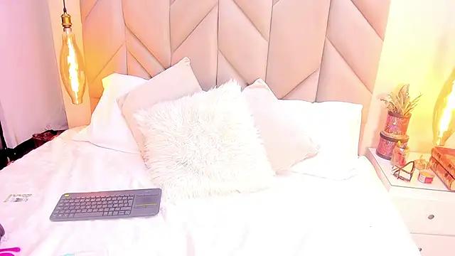 แชท XXX สดของ SabrinaVantress