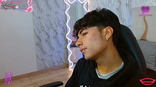 Webkamerová show osamu_tay