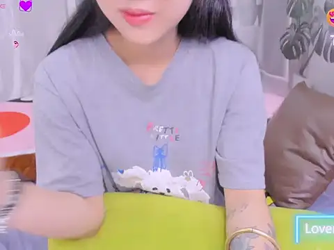 julialy_ live XXX chat