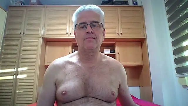 عرض كام OperaticOmen