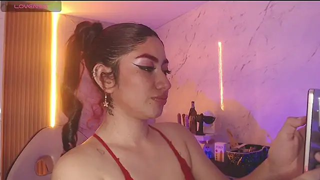 Sophia_tf Adlı Modelin Canlı XXX Sohbeti