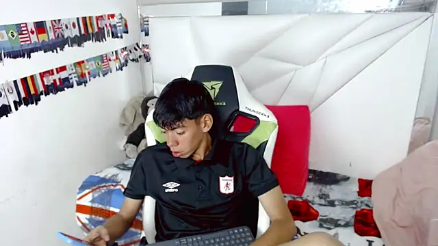 Liarr_のウェブカメラショー