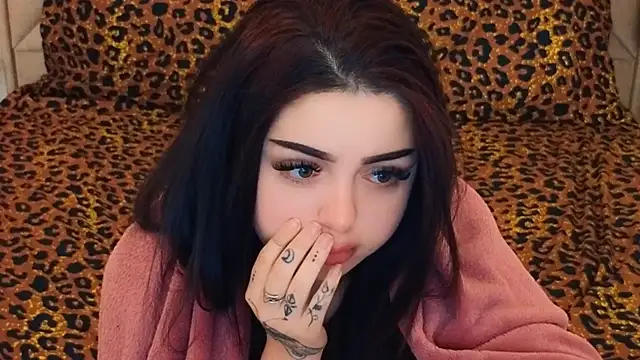 Chat XXX en directo de SinfulKittenn