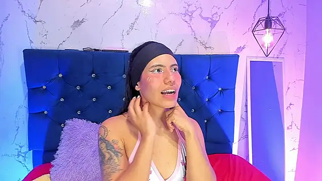 Pokazy przed kamerką – Dakotaa_Johnson