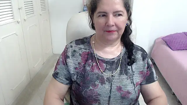 leonela_69のライブXXXチャット