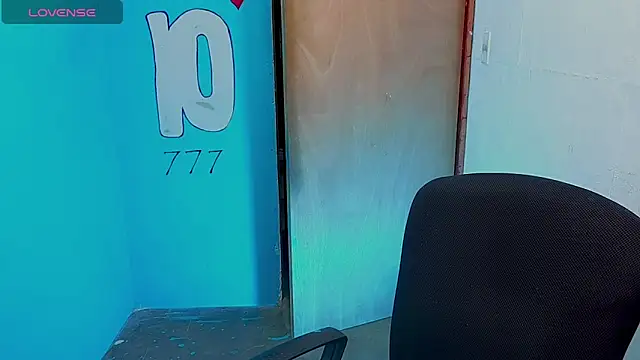 Chat +18 de tanjiro_cute ao vivo