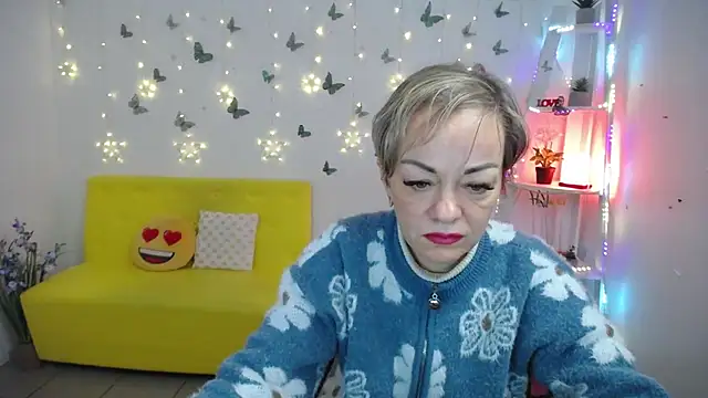 NikaMayu's Live XXX Chat