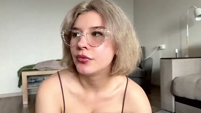 Love_plat1na Adlı Modelin Canlı XXX Sohbeti