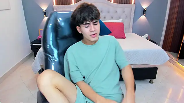 Tommy18__ Live XXX-chat