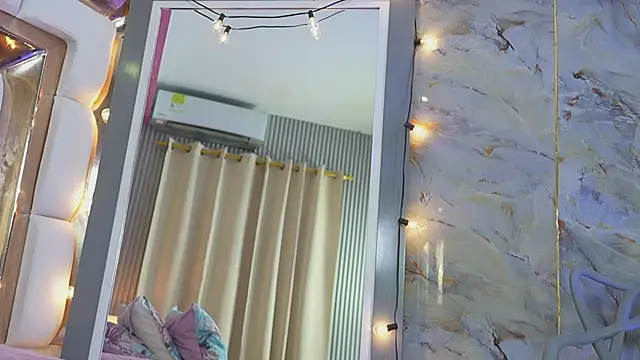 kinkylittlegirll Adlı Modelin Canlı XXX Sohbeti