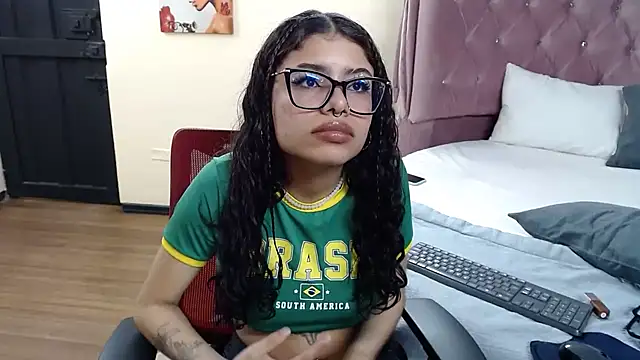 Issaa_Tyler's Live XXX Chat