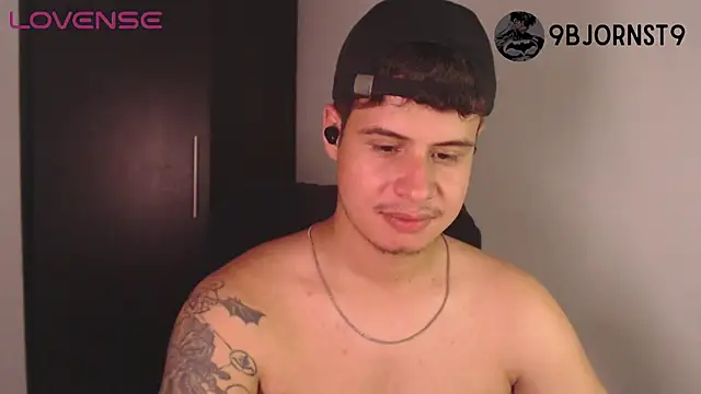 แชท XXX สดของ BjornSteel