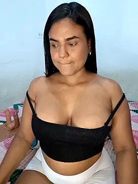 AntonellaShot's Live XXX Chat