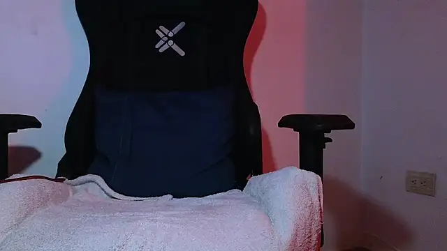 Luan_Goon élő XXX-chatje