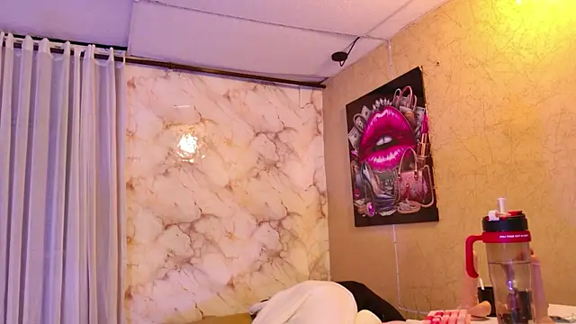 QueenSallyDesire Chat XXX live