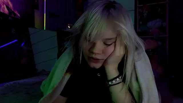 Cutiepiespanks: διαδικτυακό σόου στην κάμερα