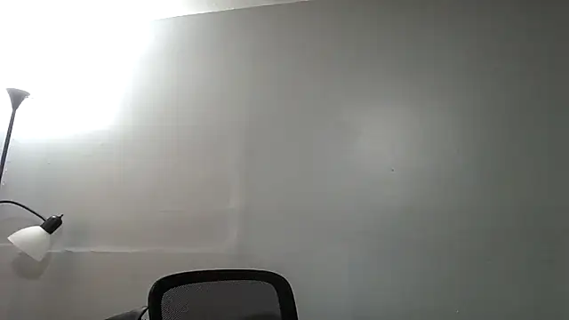 ali18of1 Show in webcam