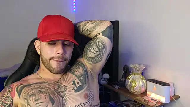 Show modela Ades_Lowe na web-kameri