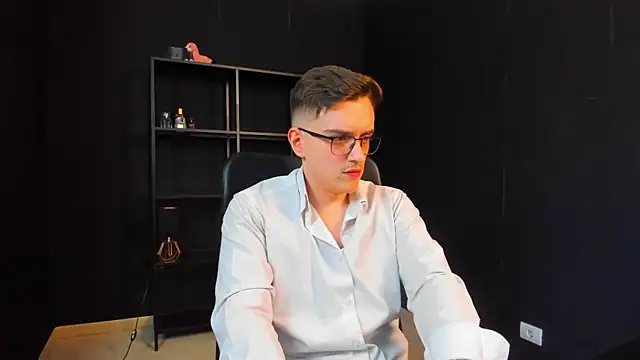 FelixStarkk: онлайн-секс-чат